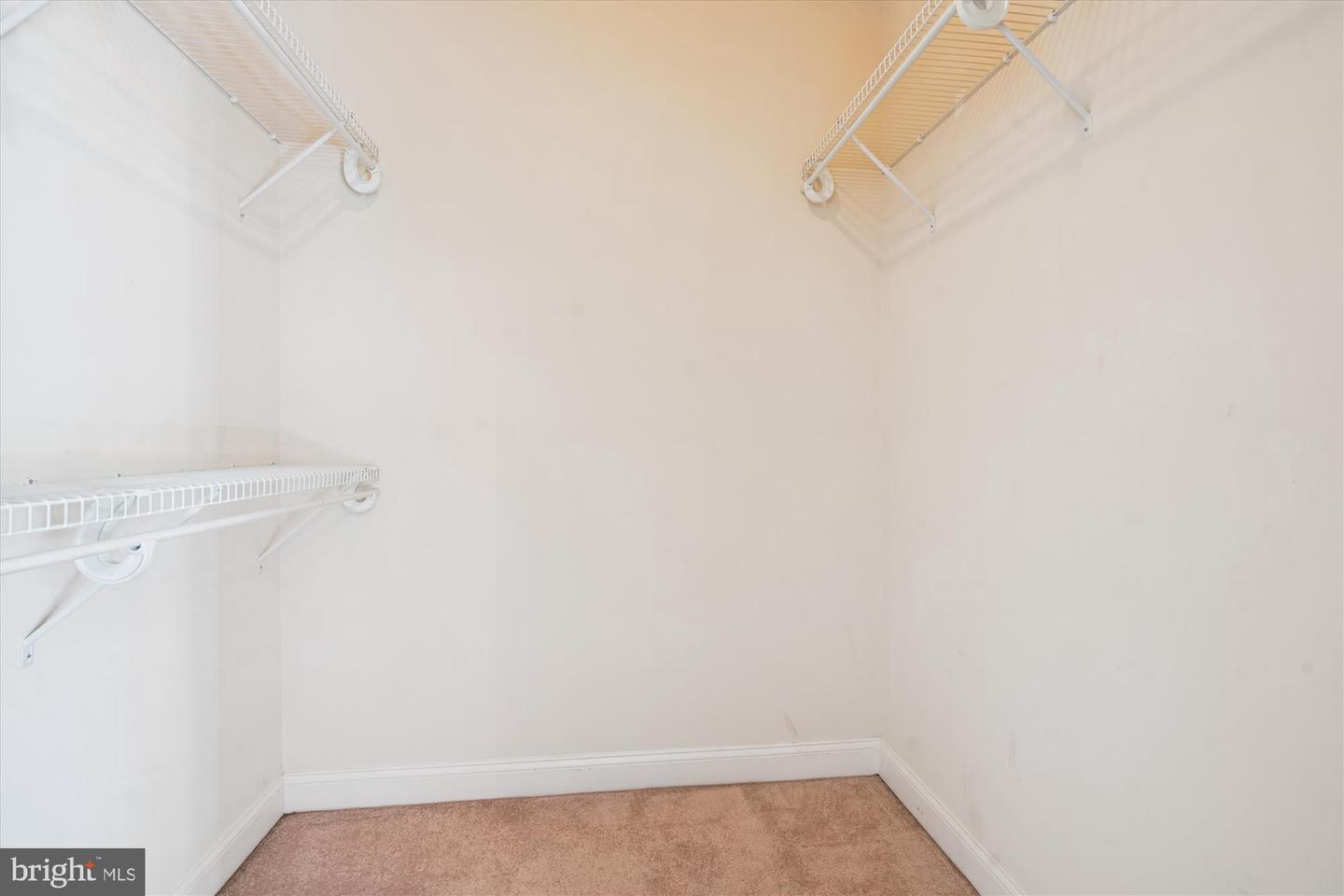 6975 IDYLWOOD RD, FALLS CHURCH, Virginia 22043, 5 Bedrooms Bedrooms, ,4 BathroomsBathrooms,Residential,For sale,6975 IDYLWOOD RD,VAFX2290330 MLS # VAFX2290330