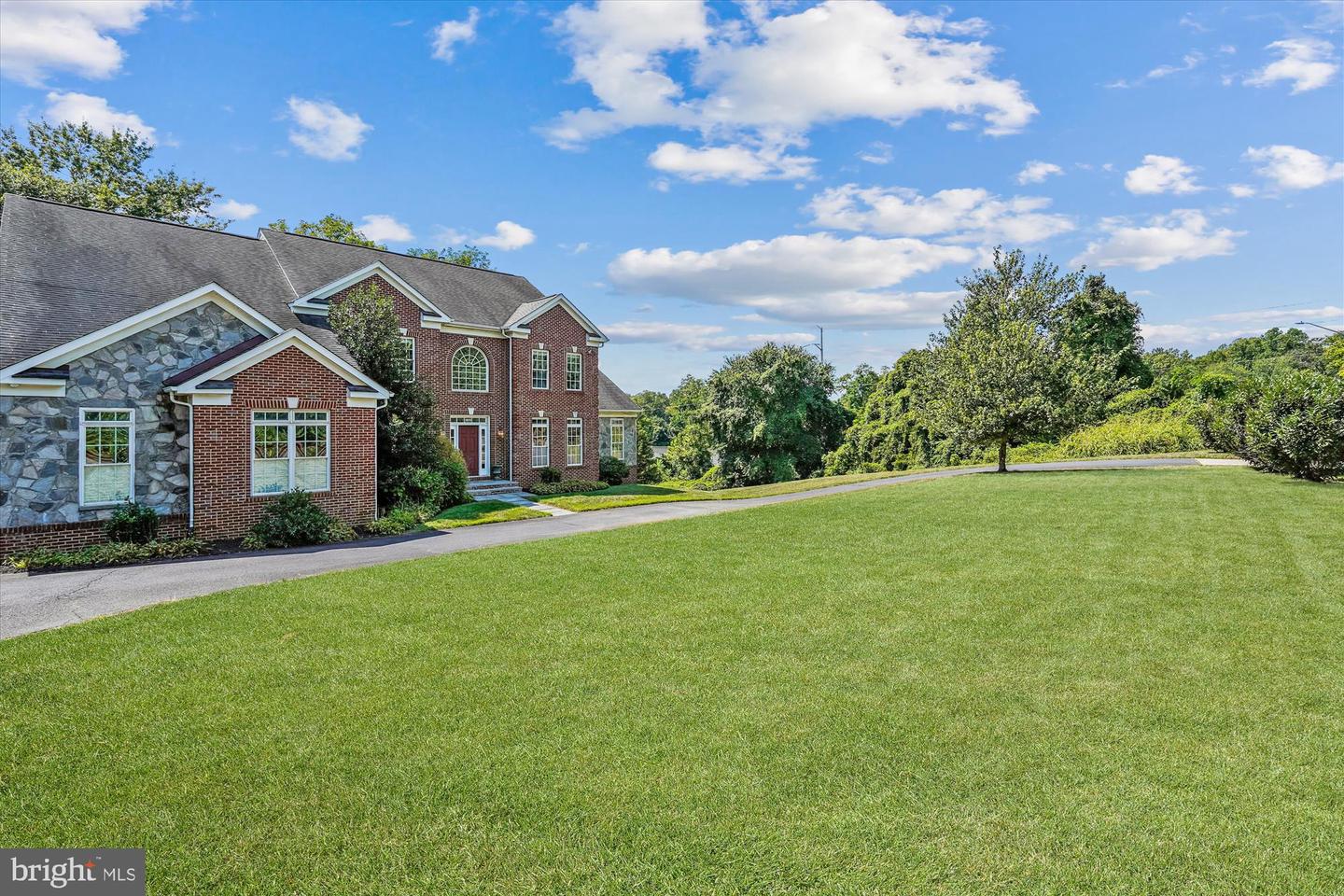 6975 IDYLWOOD RD, FALLS CHURCH, Virginia 22043, 5 Bedrooms Bedrooms, ,4 BathroomsBathrooms,Residential,For sale,6975 IDYLWOOD RD,VAFX2290330 MLS # VAFX2290330