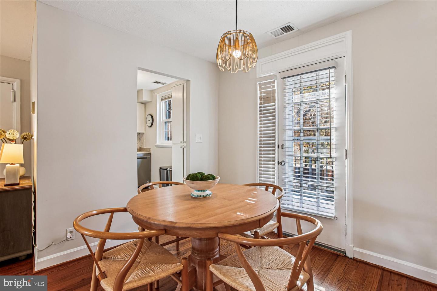 3000 S COLUMBUS ST S #B2, ARLINGTON, Virginia 22206, 2 Bedrooms Bedrooms, 9 Rooms Rooms,1 BathroomBathrooms,Residential,For sale,3000 S COLUMBUS ST S #B2,VAAR2065598 MLS # VAAR2065598 3000 S COLUMBUS ST S #B2, ARLINGTON, Virginia 22206, 2 Bedrooms Bedrooms, 9 Rooms Rooms,1 BathroomBathrooms,Residential,For sale,3000 S COLUMBUS ST S #B2,VAAR2065598 MLS # VAAR2065598