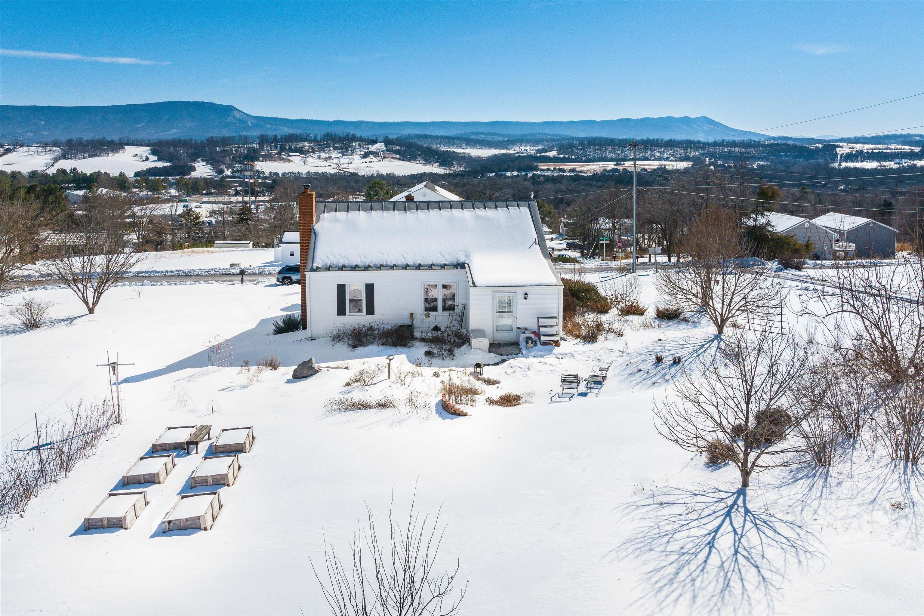 3113 WINDY HEIGHTS LN, ROCKINGHAM, Virginia 22802, 3 Bedrooms Bedrooms, ,1 BathroomBathrooms,Residential,3113 WINDY HEIGHTS LN,673056 MLS # 673056