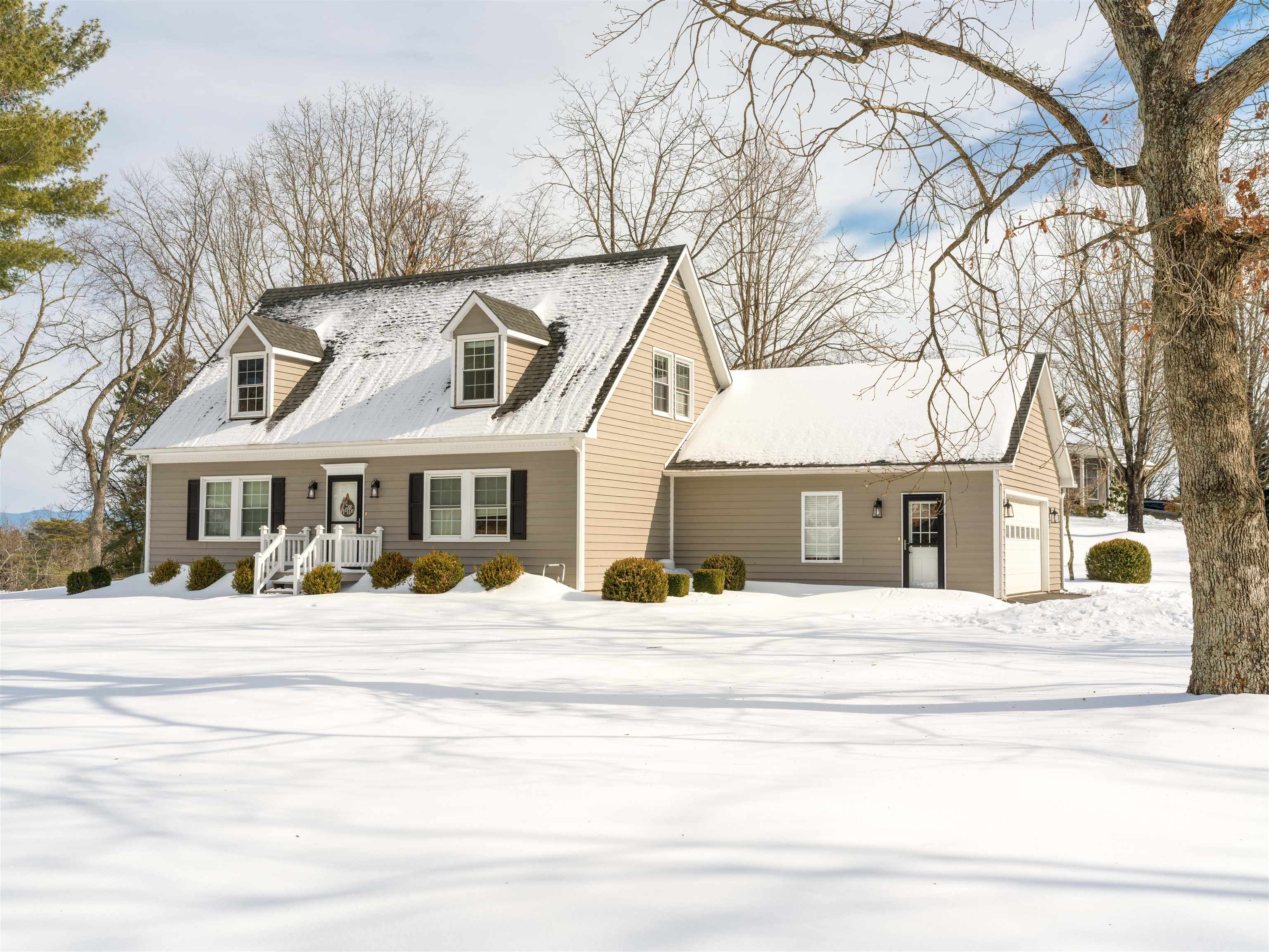 1894 HAWKSBILL RD, MCGAHEYSVILLE, Virginia 22840, 4 Bedrooms Bedrooms, ,2 BathroomsBathrooms,Residential,1894 HAWKSBILL RD,673062 MLS # 673062