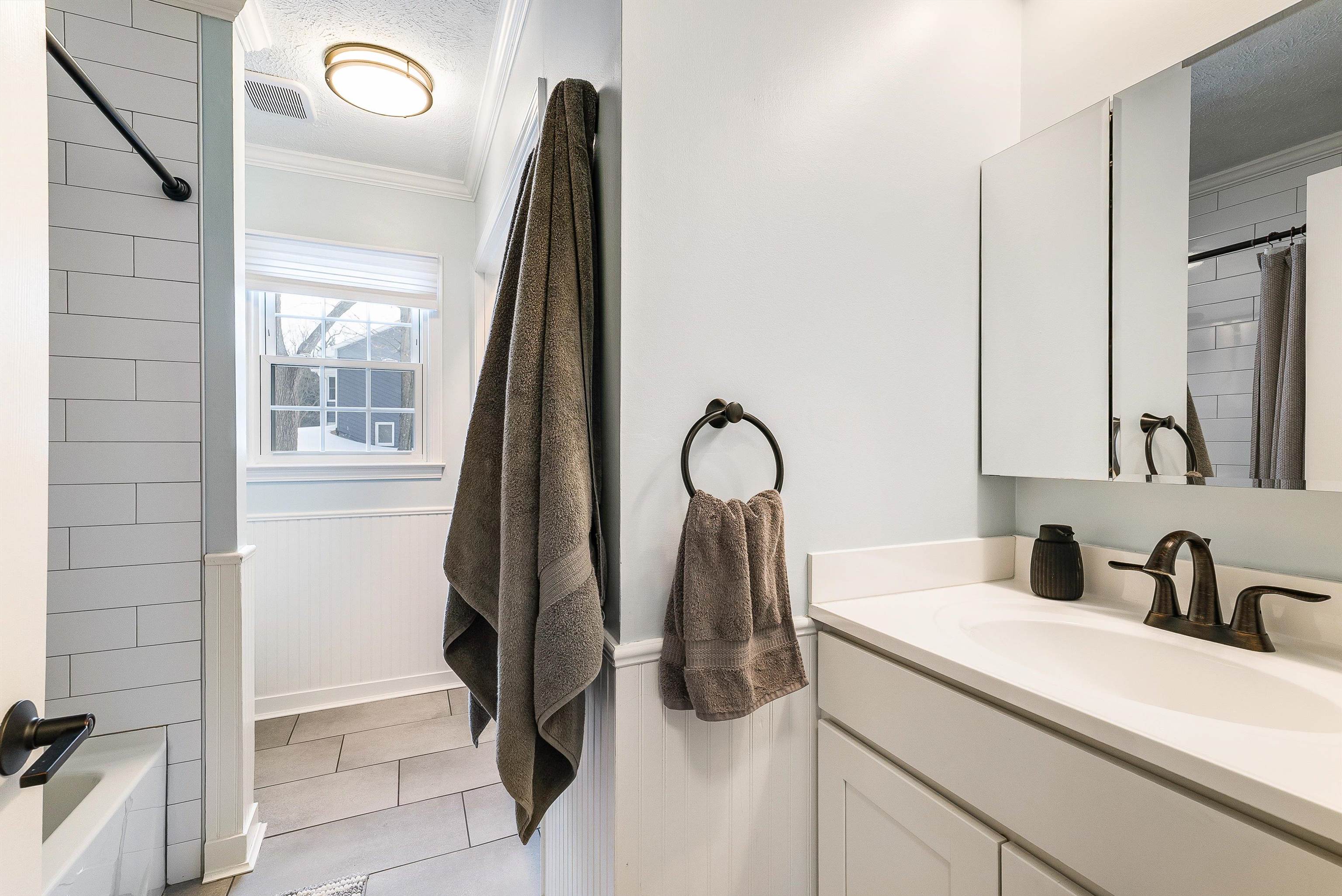 1894 HAWKSBILL RD, MCGAHEYSVILLE, Virginia 22840, 4 Bedrooms Bedrooms, ,2 BathroomsBathrooms,Residential,1894 HAWKSBILL RD,673062 MLS # 673062