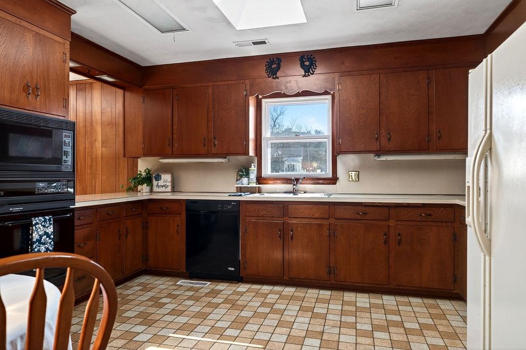 736 MIDDLEBROOK RD, STAUNTON, Virginia 24401, 3 Bedrooms Bedrooms, ,3 BathroomsBathrooms,Residential,736 MIDDLEBROOK RD,673207 MLS # 673207