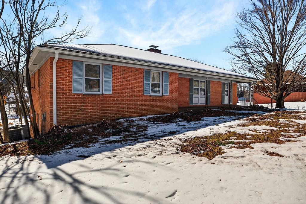 736 MIDDLEBROOK RD, STAUNTON, Virginia 24401, 3 Bedrooms Bedrooms, ,3 BathroomsBathrooms,Residential,736 MIDDLEBROOK RD,673207 MLS # 673207