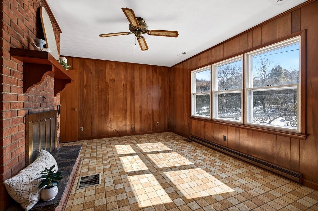 736 MIDDLEBROOK RD, STAUNTON, Virginia 24401, 3 Bedrooms Bedrooms, ,3 BathroomsBathrooms,Residential,736 MIDDLEBROOK RD,673207 MLS # 673207