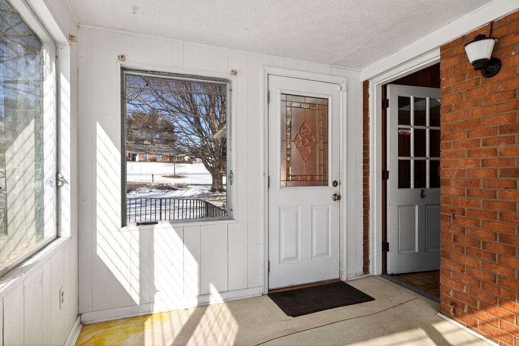 736 MIDDLEBROOK RD, STAUNTON, Virginia 24401, 3 Bedrooms Bedrooms, ,3 BathroomsBathrooms,Residential,736 MIDDLEBROOK RD,673207 MLS # 673207