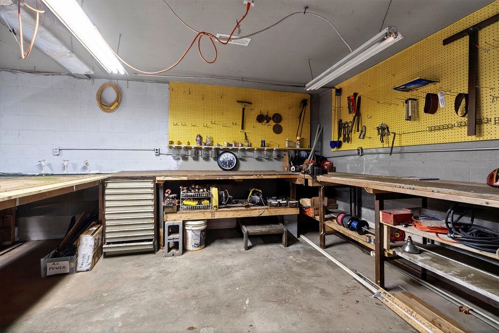 736 MIDDLEBROOK RD, STAUNTON, Virginia 24401, 3 Bedrooms Bedrooms, ,3 BathroomsBathrooms,Residential,736 MIDDLEBROOK RD,673207 MLS # 673207