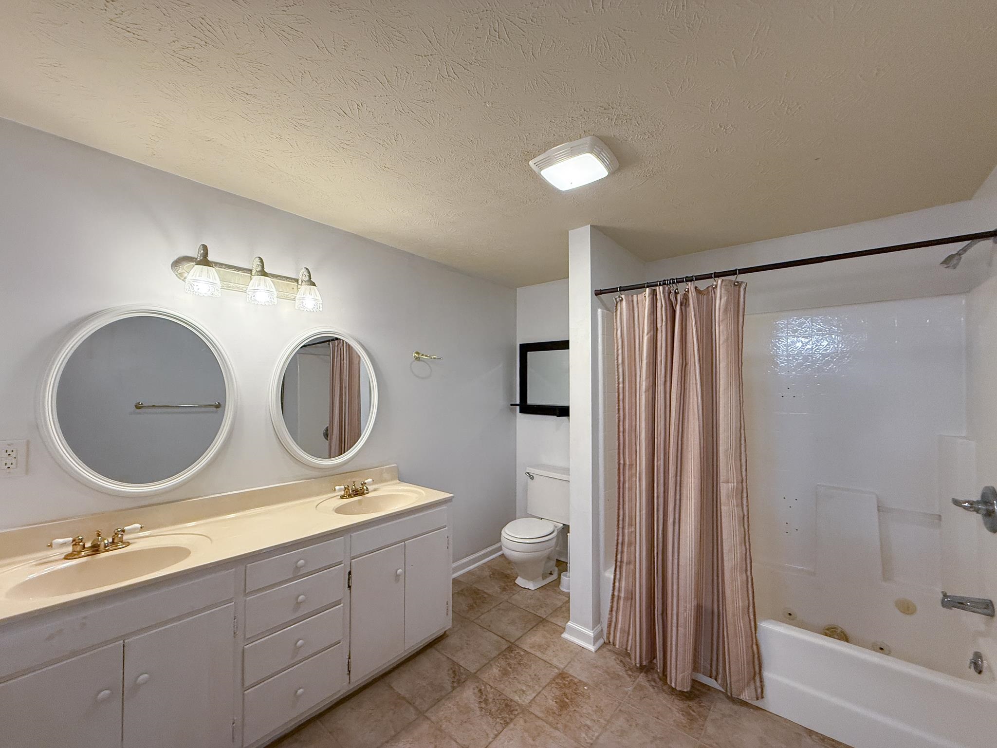 804 OAK GROVE CHURCH RD, WAYNESBORO, Virginia 22980, 4 Bedrooms Bedrooms, ,3 BathroomsBathrooms,Residential,804 OAK GROVE CHURCH RD,673208 MLS # 673208