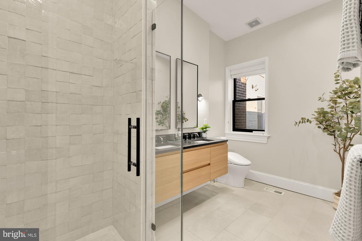 1411 5TH ST NW, WASHINGTON, District Of Columbia 20001, 4 Bedrooms Bedrooms, ,3 BathroomsBathrooms,Residential,For sale,1411 5TH ST NW,DCDC2240540 MLS # DCDC2240540