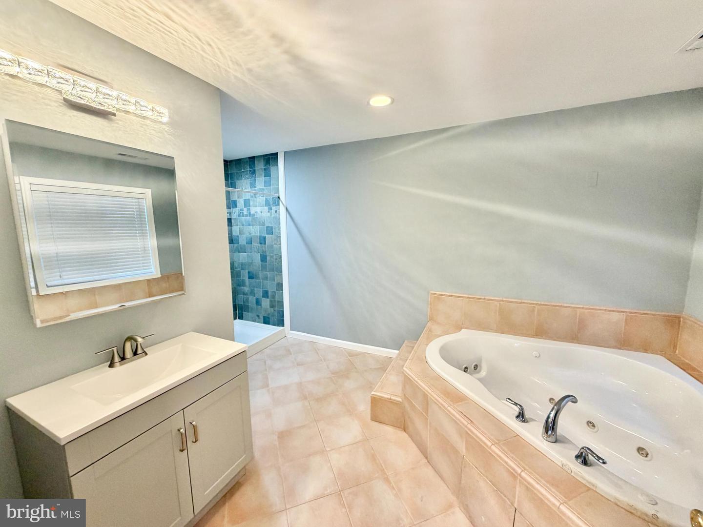 4962 SABRA LN, ANNANDALE, Virginia 22003, 5 Bedrooms Bedrooms, ,3 BathroomsBathrooms,Residential,For sale,4962 SABRA LN,VAFX2286722 MLS # VAFX2286722