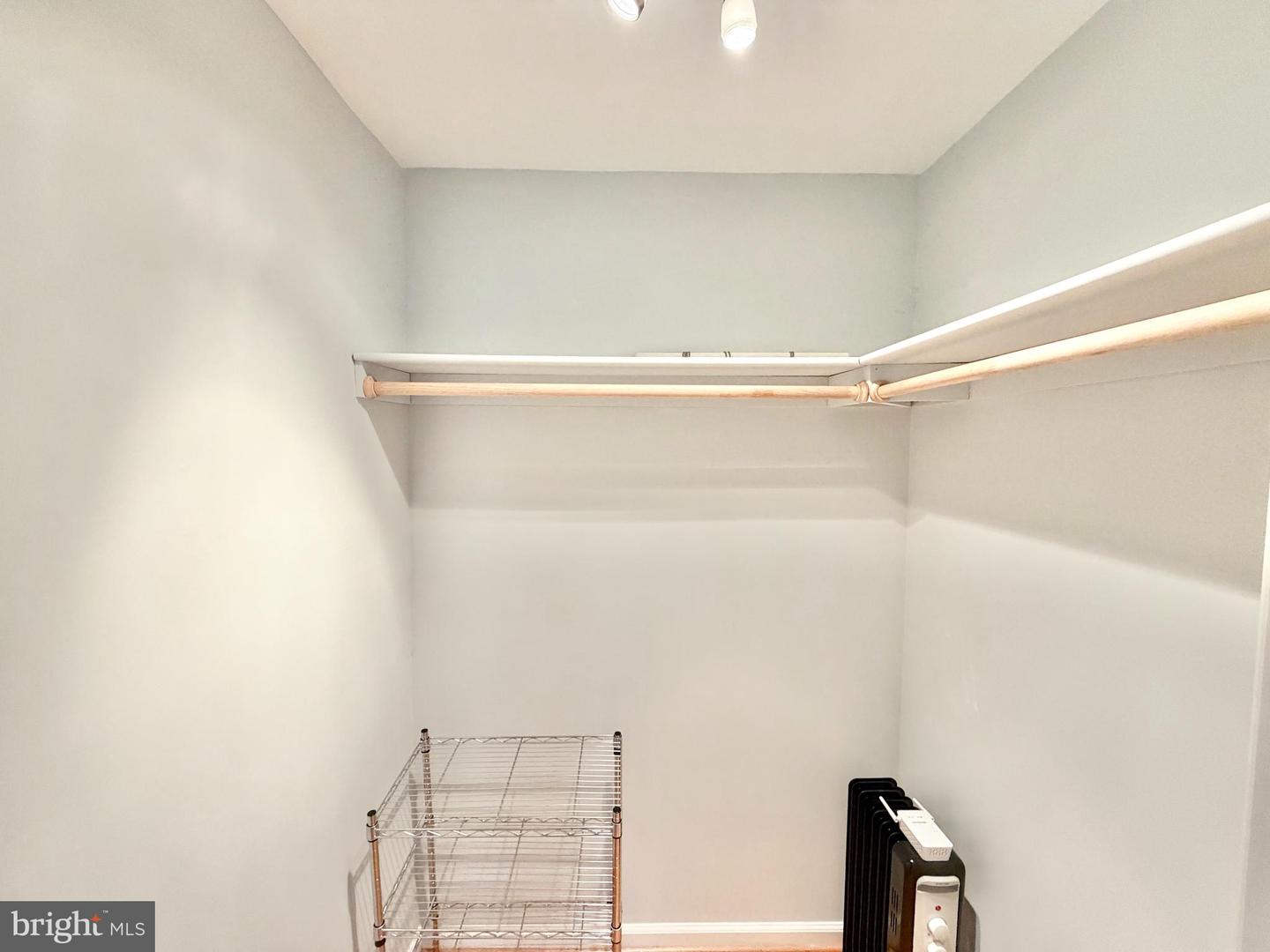 4962 SABRA LN, ANNANDALE, Virginia 22003, 5 Bedrooms Bedrooms, ,3 BathroomsBathrooms,Residential,For sale,4962 SABRA LN,VAFX2286722 MLS # VAFX2286722