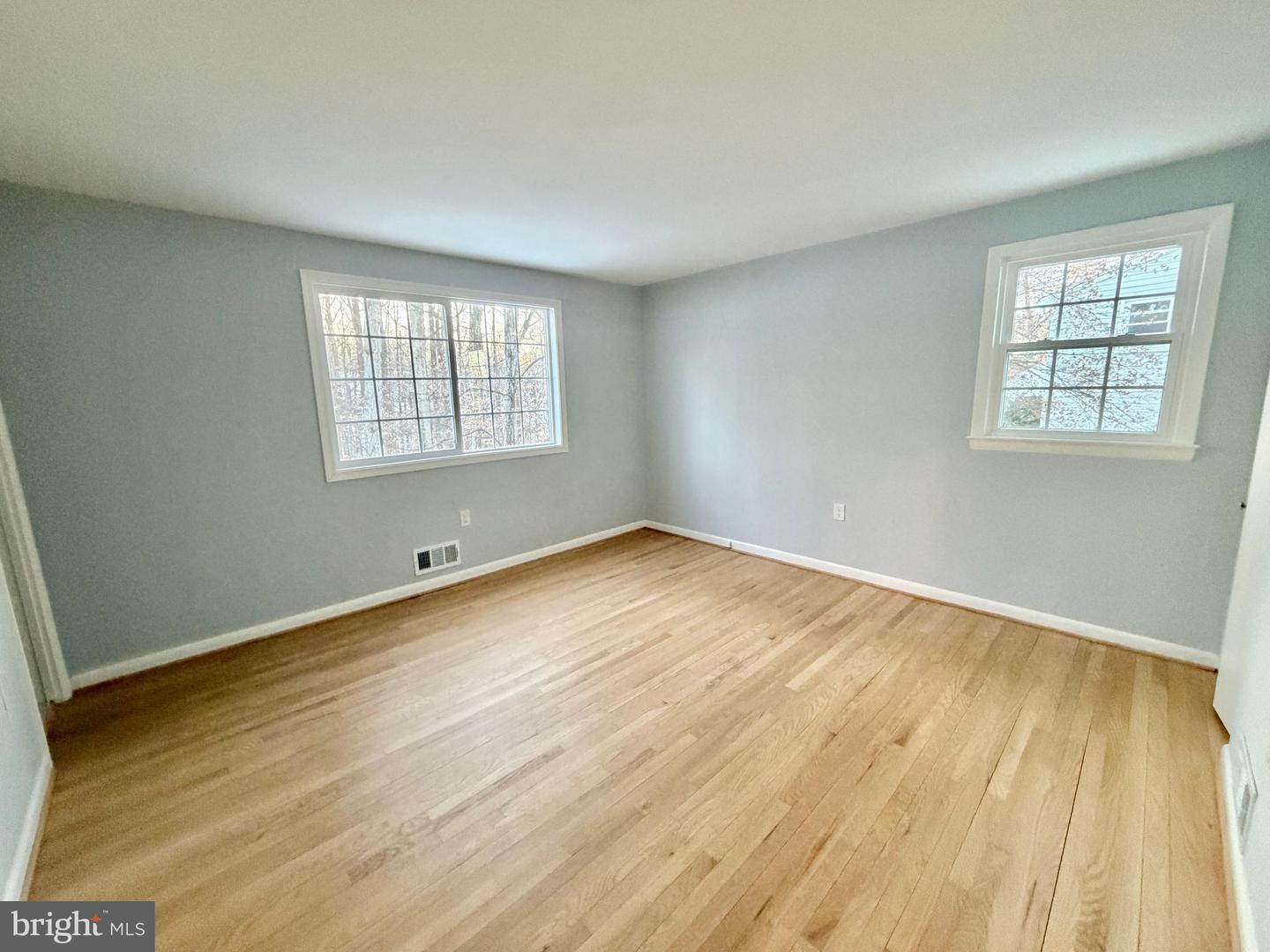 4962 SABRA LN, ANNANDALE, Virginia 22003, 5 Bedrooms Bedrooms, ,3 BathroomsBathrooms,Residential,For sale,4962 SABRA LN,VAFX2286722 MLS # VAFX2286722