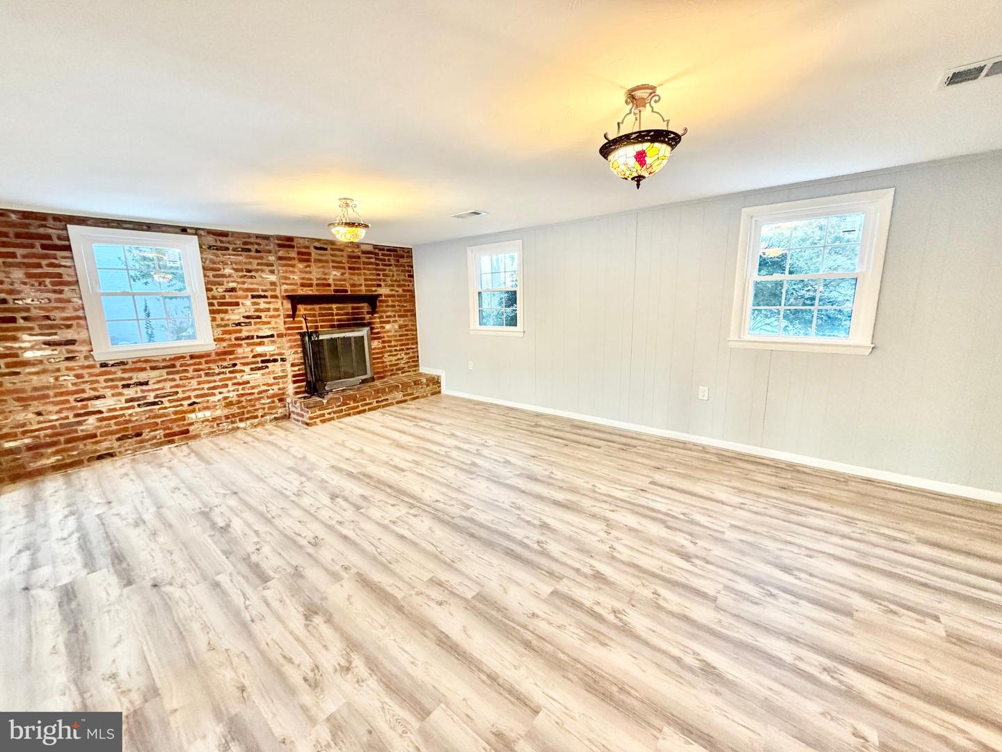 4962 SABRA LN, ANNANDALE, Virginia 22003, 5 Bedrooms Bedrooms, ,3 BathroomsBathrooms,Residential,For sale,4962 SABRA LN,VAFX2286722 MLS # VAFX2286722