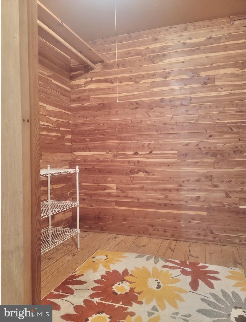 4962 SABRA LN, ANNANDALE, Virginia 22003, 5 Bedrooms Bedrooms, ,3 BathroomsBathrooms,Residential,For sale,4962 SABRA LN,VAFX2286722 MLS # VAFX2286722