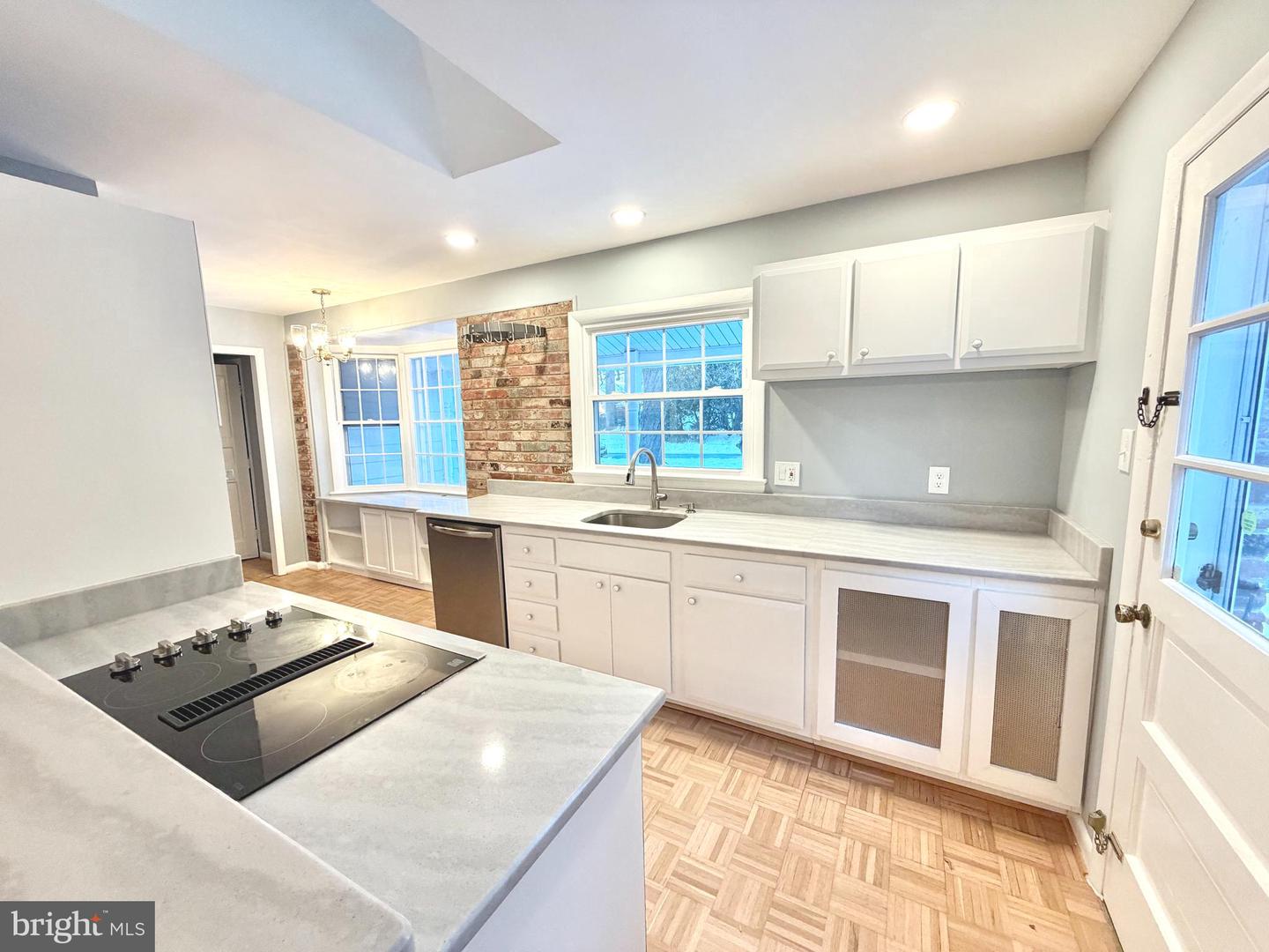 4962 SABRA LN, ANNANDALE, Virginia 22003, 5 Bedrooms Bedrooms, ,3 BathroomsBathrooms,Residential,For sale,4962 SABRA LN,VAFX2286722 MLS # VAFX2286722