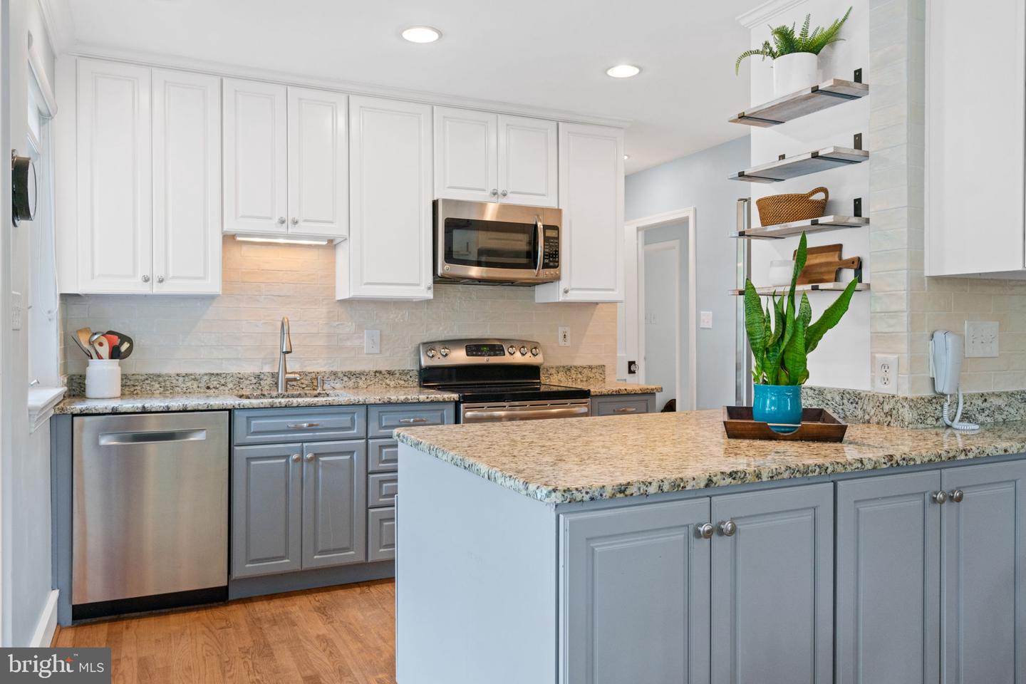 5191 LINNEAN TER NW, WASHINGTON, District Of Columbia 20008, 4 Bedrooms Bedrooms, 12 Rooms Rooms,3 BathroomsBathrooms,Residential,For sale,5191 LINNEAN TER NW,DCDC2242464 MLS # DCDC2242464