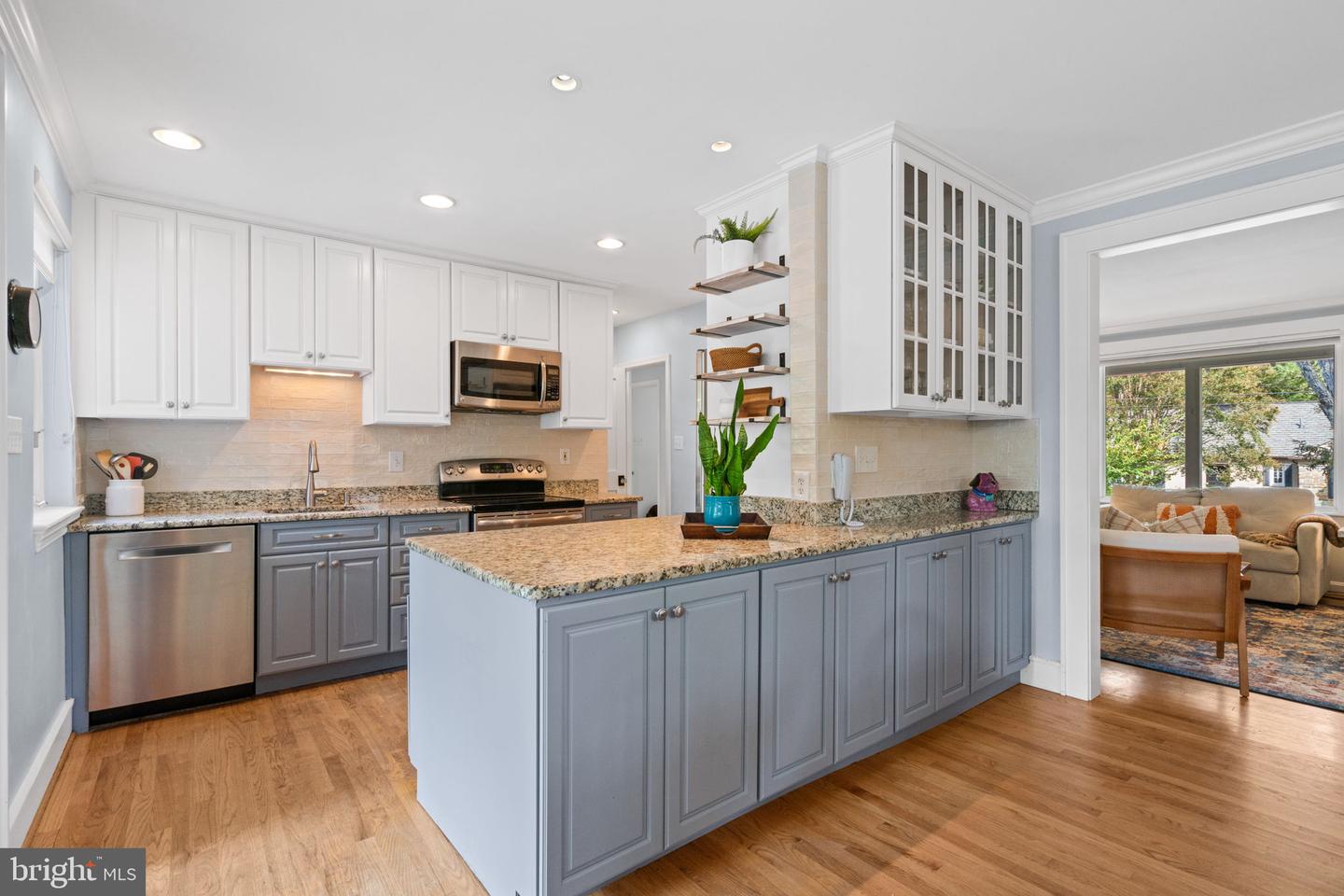 5191 LINNEAN TER NW, WASHINGTON, District Of Columbia 20008, 4 Bedrooms Bedrooms, 12 Rooms Rooms,3 BathroomsBathrooms,Residential,For sale,5191 LINNEAN TER NW,DCDC2242464 MLS # DCDC2242464