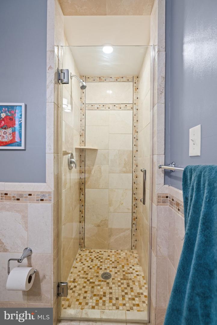 5191 LINNEAN TER NW, WASHINGTON, District Of Columbia 20008, 4 Bedrooms Bedrooms, 12 Rooms Rooms,3 BathroomsBathrooms,Residential,For sale,5191 LINNEAN TER NW,DCDC2242464 MLS # DCDC2242464