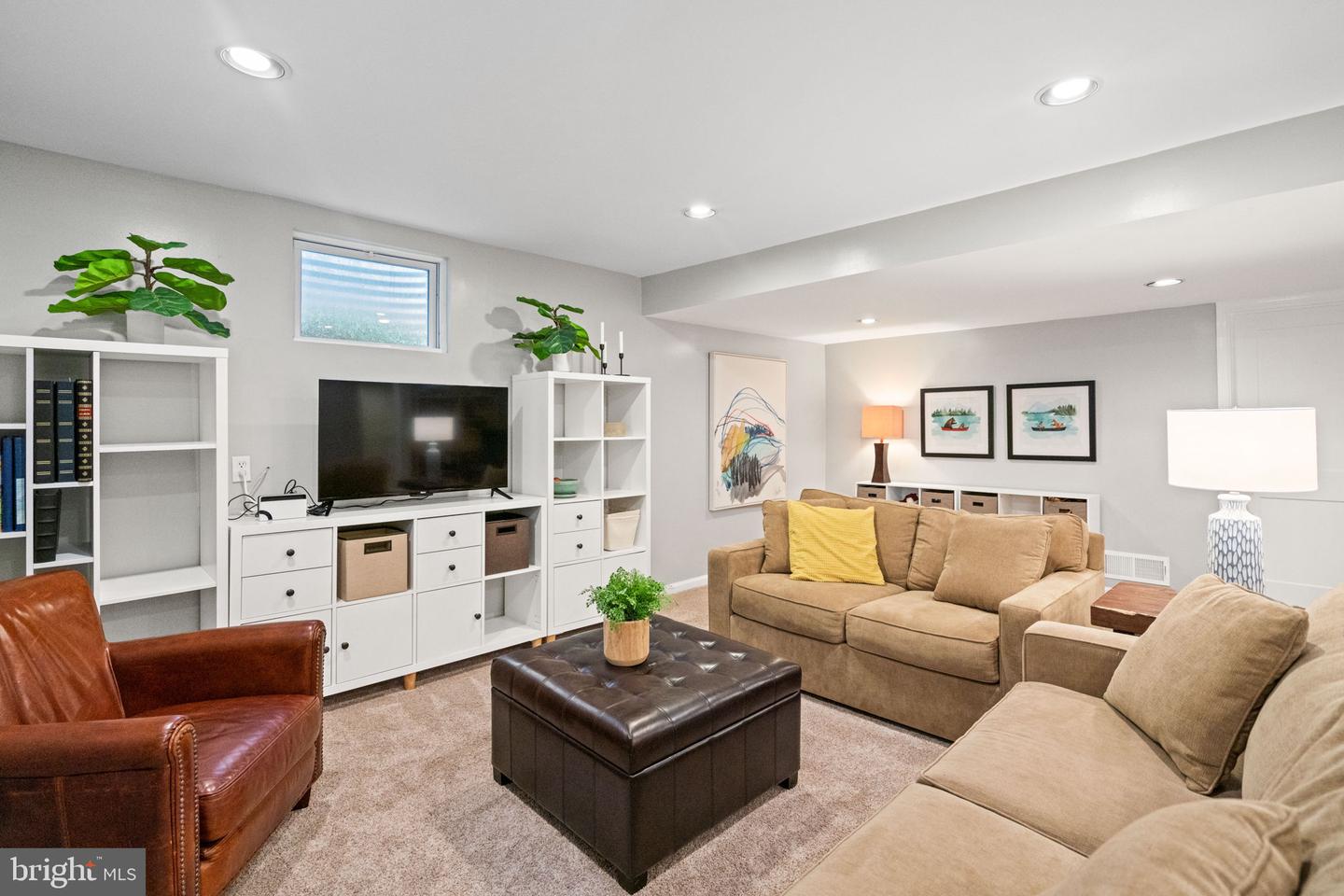 5191 LINNEAN TER NW, WASHINGTON, District Of Columbia 20008, 4 Bedrooms Bedrooms, 12 Rooms Rooms,3 BathroomsBathrooms,Residential,For sale,5191 LINNEAN TER NW,DCDC2242464 MLS # DCDC2242464