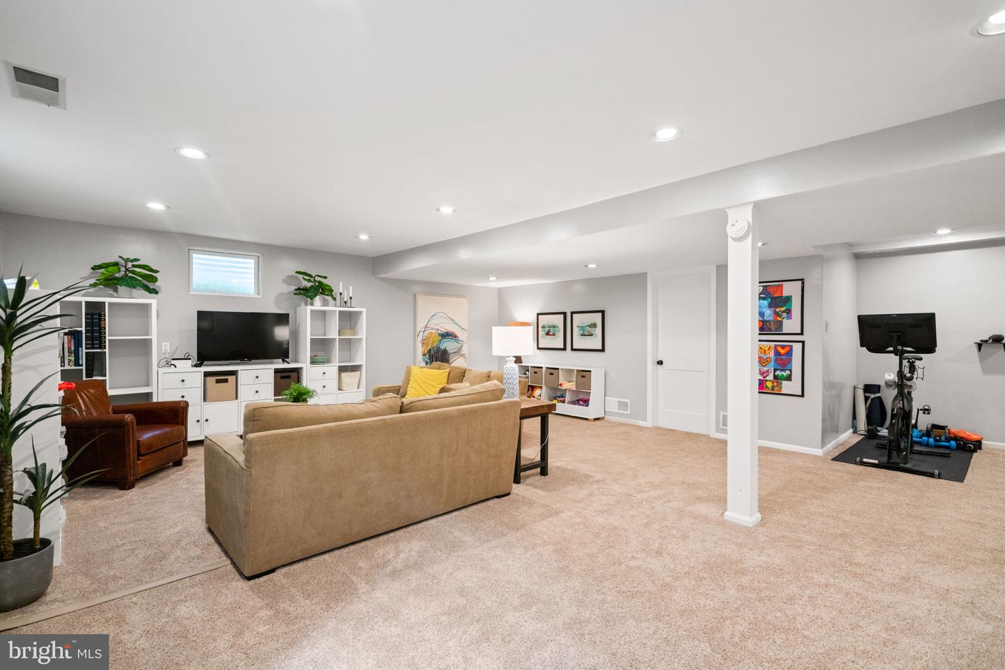 5191 LINNEAN TER NW, WASHINGTON, District Of Columbia 20008, 4 Bedrooms Bedrooms, 12 Rooms Rooms,3 BathroomsBathrooms,Residential,For sale,5191 LINNEAN TER NW,DCDC2242464 MLS # DCDC2242464