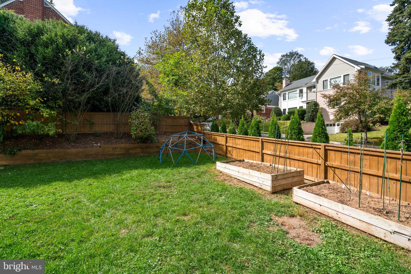 5191 LINNEAN TER NW, WASHINGTON, District Of Columbia 20008, 4 Bedrooms Bedrooms, 12 Rooms Rooms,3 BathroomsBathrooms,Residential,For sale,5191 LINNEAN TER NW,DCDC2242464 MLS # DCDC2242464