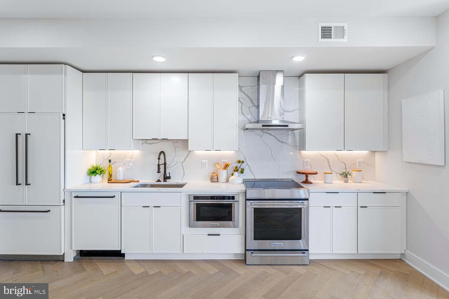 1516 EAST CAPITOL ST NE #T, WASHINGTON, District Of Columbia 20003, 2 Bedrooms Bedrooms, ,2 BathroomsBathrooms,Residential,For sale,1516 EAST CAPITOL ST NE #T,DCDC2244206 MLS # DCDC2244206