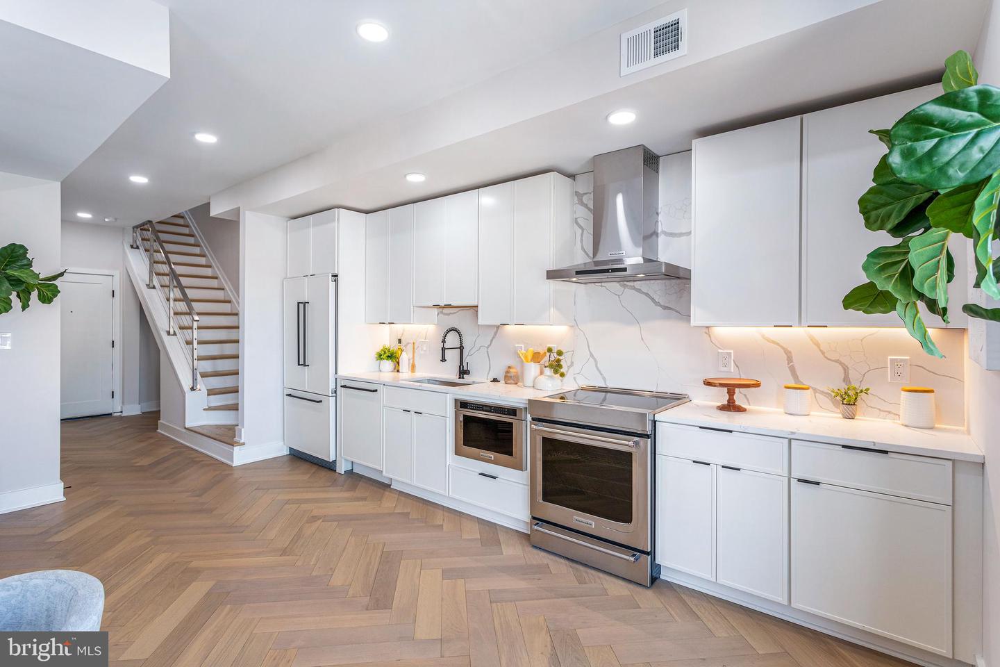 1516 EAST CAPITOL ST NE #T, WASHINGTON, District Of Columbia 20003, 2 Bedrooms Bedrooms, ,2 BathroomsBathrooms,Residential,For sale,1516 EAST CAPITOL ST NE #T,DCDC2244206 MLS # DCDC2244206