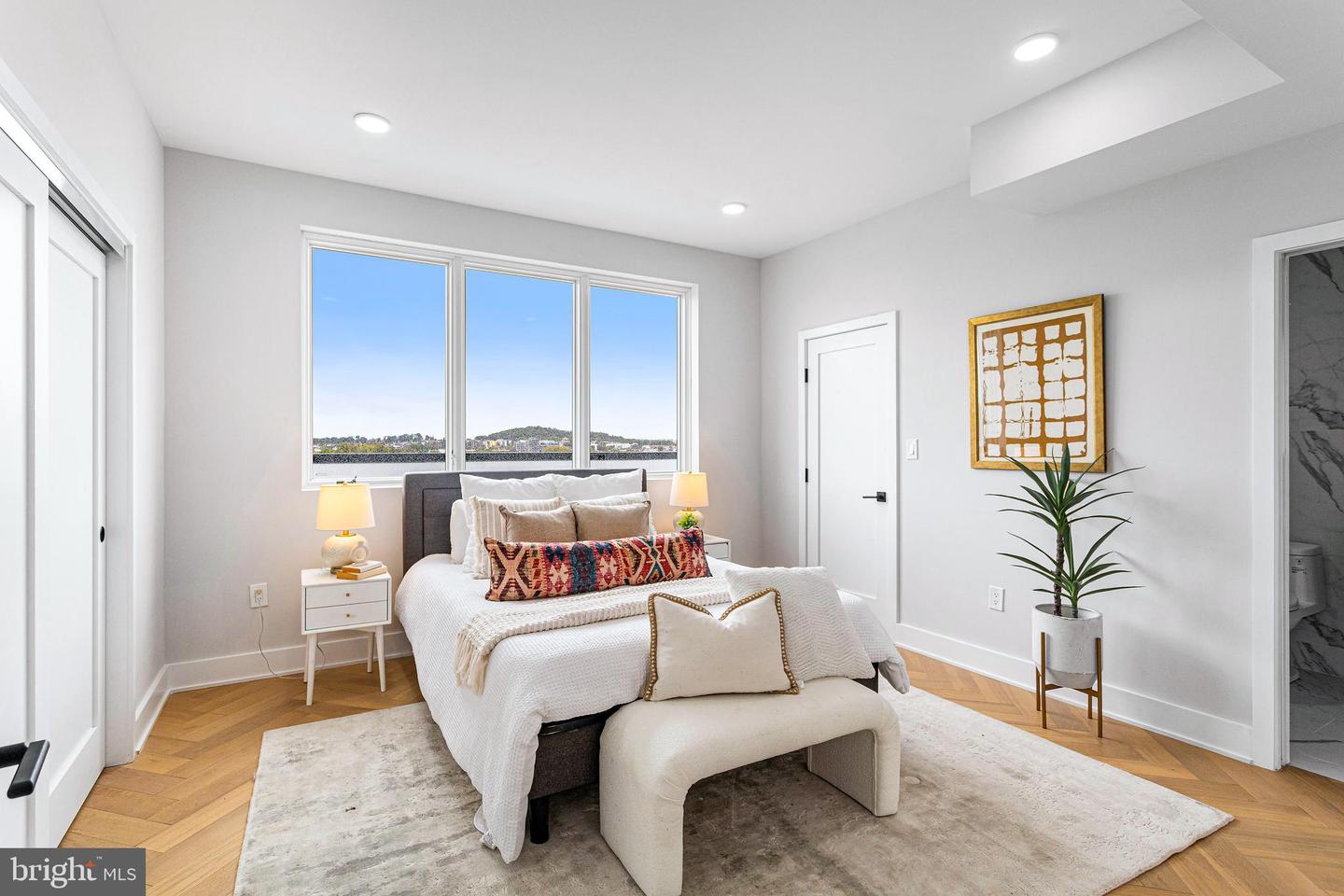 1516 EAST CAPITOL ST NE #T, WASHINGTON, District Of Columbia 20003, 2 Bedrooms Bedrooms, ,2 BathroomsBathrooms,Residential,For sale,1516 EAST CAPITOL ST NE #T,DCDC2244206 MLS # DCDC2244206