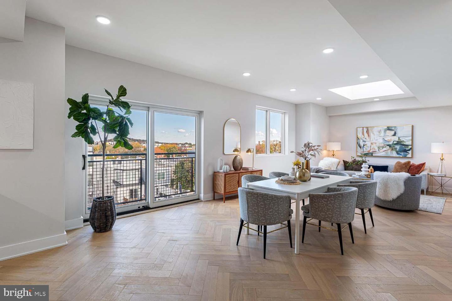 1516 EAST CAPITOL ST NE #T, WASHINGTON, District Of Columbia 20003, 2 Bedrooms Bedrooms, ,2 BathroomsBathrooms,Residential,For sale,1516 EAST CAPITOL ST NE #T,DCDC2244206 MLS # DCDC2244206