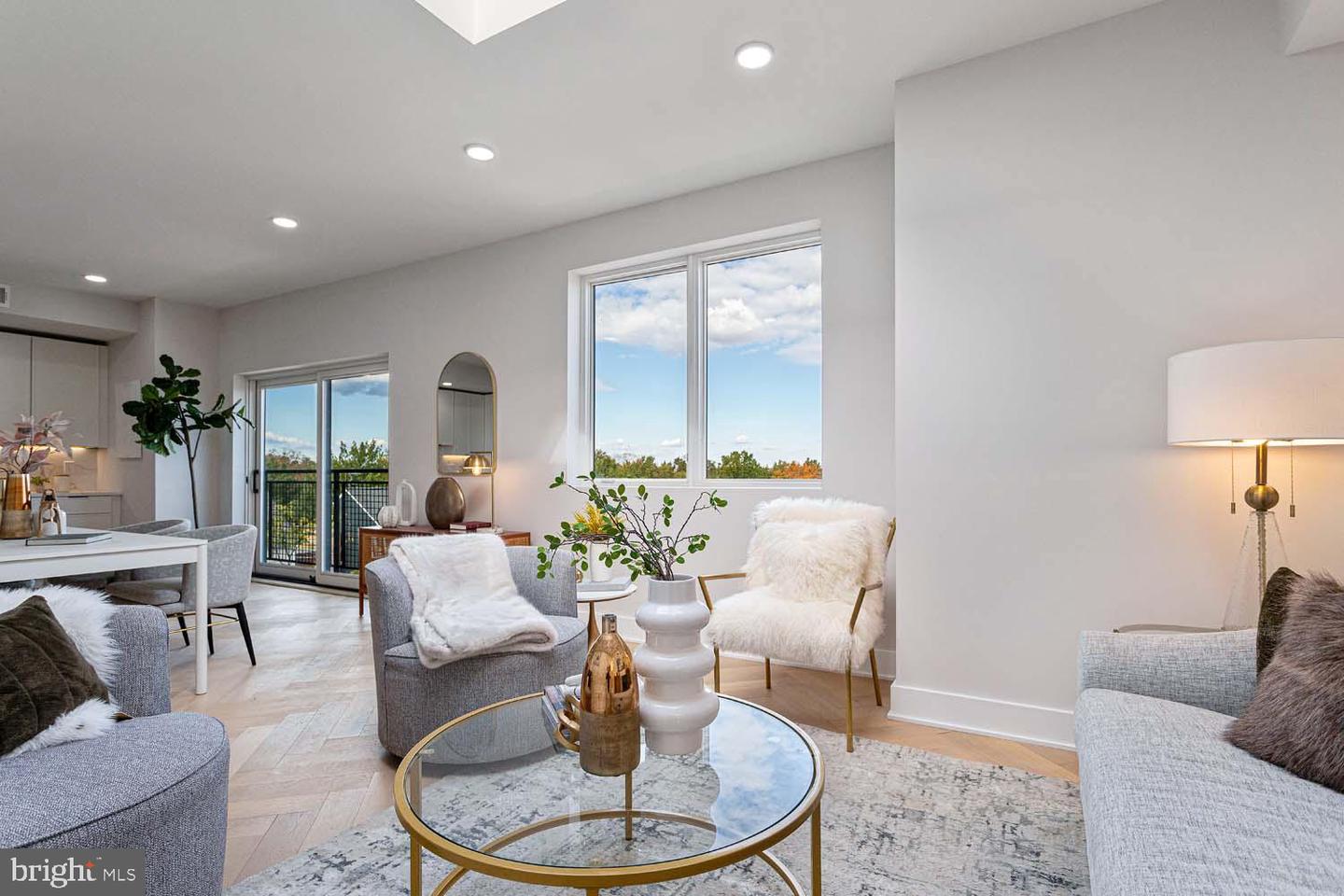 1516 EAST CAPITOL ST NE #T, WASHINGTON, District Of Columbia 20003, 2 Bedrooms Bedrooms, ,2 BathroomsBathrooms,Residential,For sale,1516 EAST CAPITOL ST NE #T,DCDC2244206 MLS # DCDC2244206