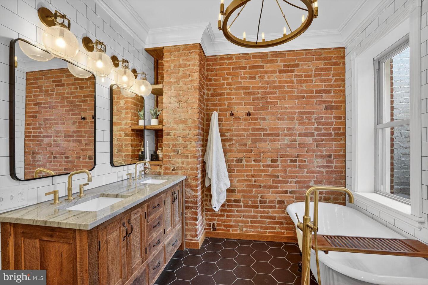 1316 FLORIDA AVE NW, WASHINGTON, District Of Columbia 20009, 4 Bedrooms Bedrooms, 8 Rooms Rooms,3 BathroomsBathrooms,Residential,For sale,1316 FLORIDA AVE NW,DCDC2244898 MLS # DCDC2244898