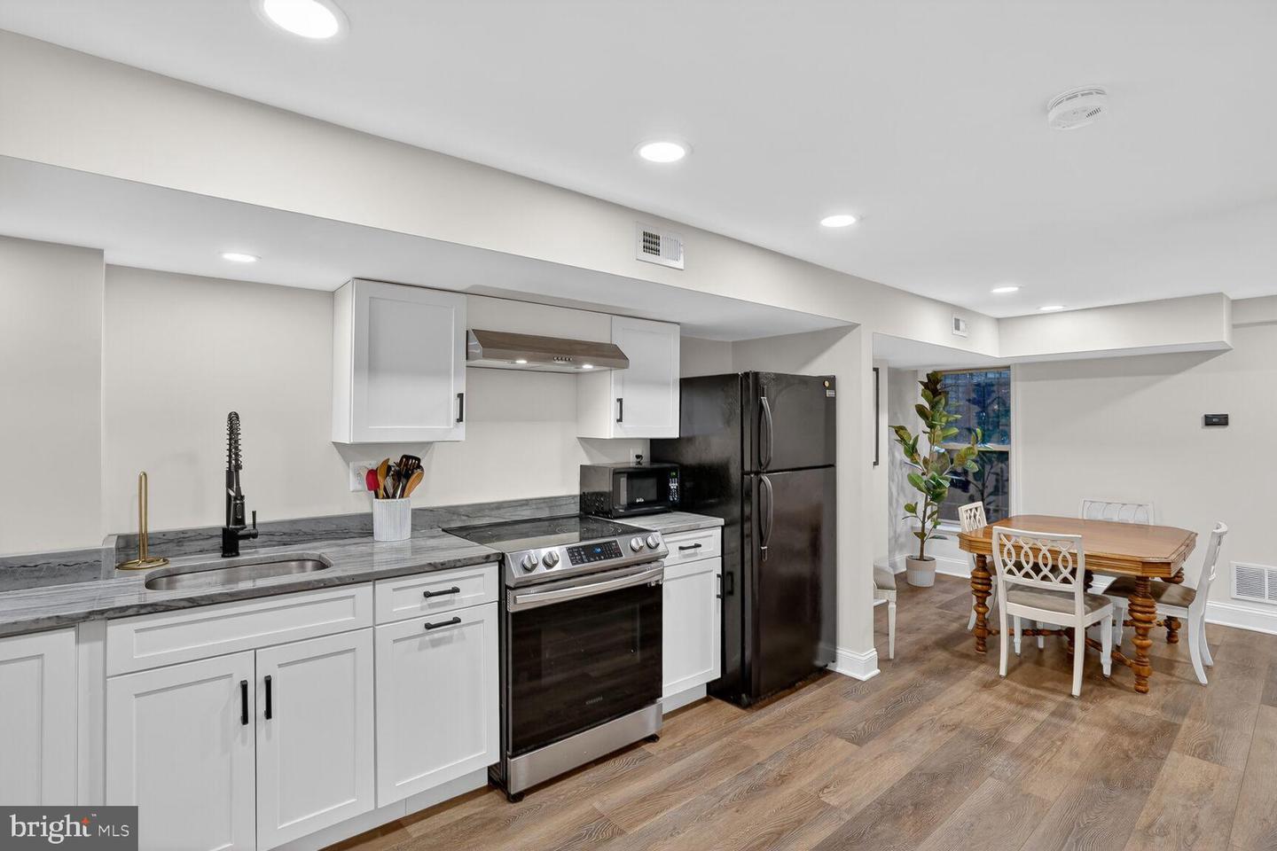 1316 FLORIDA AVE NW, WASHINGTON, District Of Columbia 20009, 4 Bedrooms Bedrooms, 8 Rooms Rooms,3 BathroomsBathrooms,Residential,For sale,1316 FLORIDA AVE NW,DCDC2244898 MLS # DCDC2244898