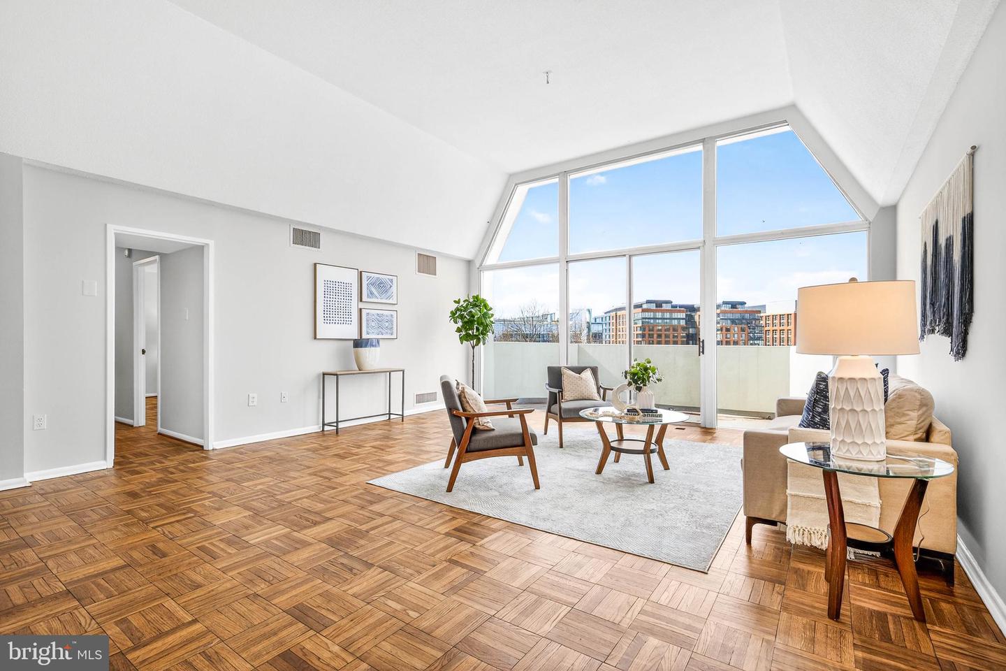 700 7TH ST SW #826, WASHINGTON, District Of Columbia 20024, 1 Bedroom Bedrooms, 4 Rooms Rooms,1 BathroomBathrooms,Residential,For sale,700 7TH ST SW #826,DCDC2245020 MLS # DCDC2245020