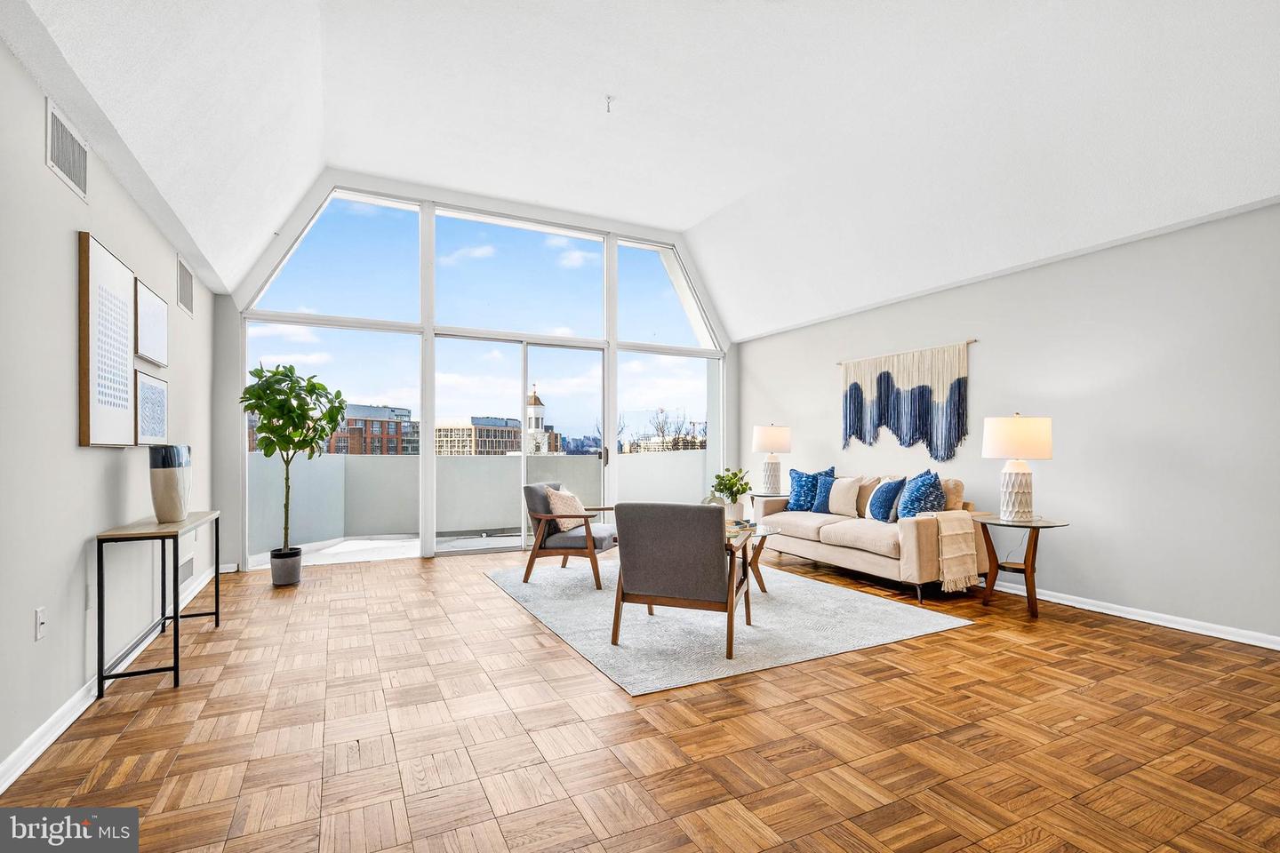 700 7TH ST SW #826, WASHINGTON, District Of Columbia 20024, 1 Bedroom Bedrooms, 4 Rooms Rooms,1 BathroomBathrooms,Residential,For sale,700 7TH ST SW #826,DCDC2245020 MLS # DCDC2245020