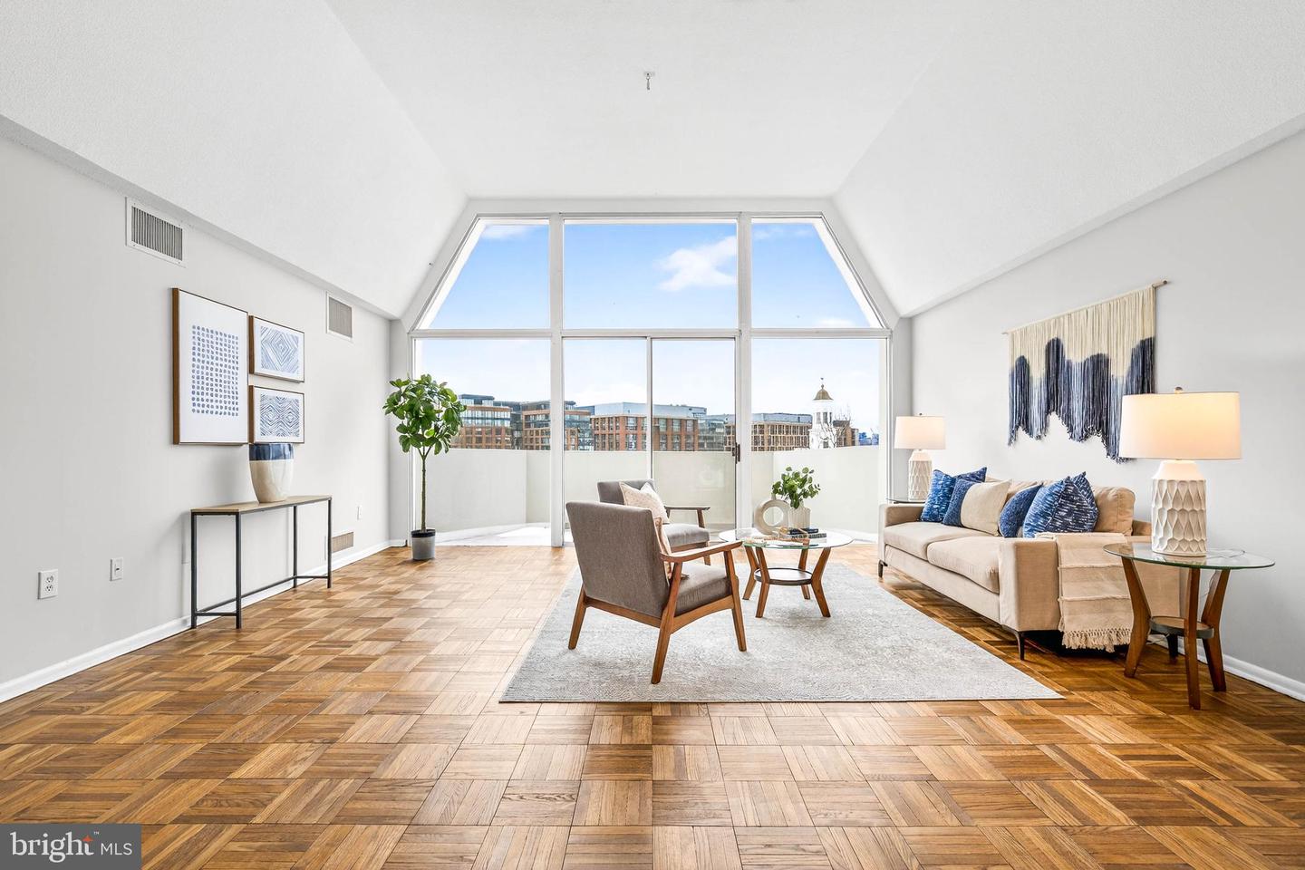 700 7TH ST SW #826, WASHINGTON, District Of Columbia 20024, 1 Bedroom Bedrooms, 4 Rooms Rooms,1 BathroomBathrooms,Residential,For sale,700 7TH ST SW #826,DCDC2245020 MLS # DCDC2245020