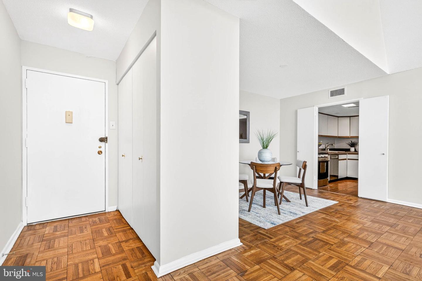 700 7TH ST SW #826, WASHINGTON, District Of Columbia 20024, 1 Bedroom Bedrooms, 4 Rooms Rooms,1 BathroomBathrooms,Residential,For sale,700 7TH ST SW #826,DCDC2245020 MLS # DCDC2245020