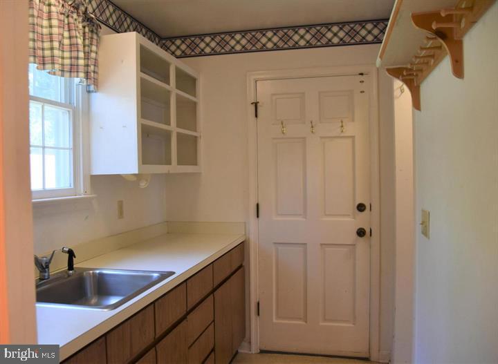 8332 MAUZY SQUARE, MARSHALL, Virginia 20115, 2 Bedrooms Bedrooms, ,2 BathroomsBathrooms,Residential,For sale,8332 MAUZY SQUARE,VAFQ2020466 MLS # VAFQ2020466