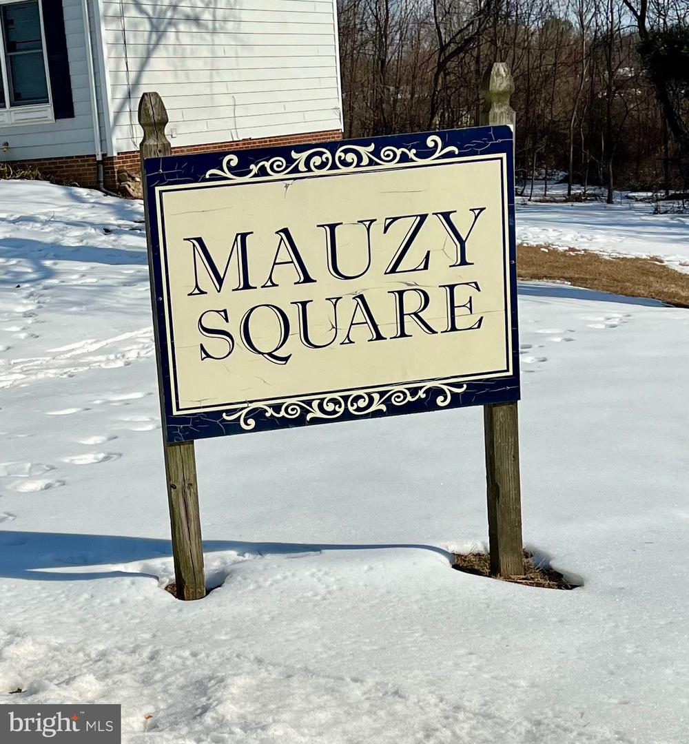 8332 MAUZY SQUARE, MARSHALL, Virginia 20115, 2 Bedrooms Bedrooms, ,2 BathroomsBathrooms,Residential,For sale,8332 MAUZY SQUARE,VAFQ2020466 MLS # VAFQ2020466
