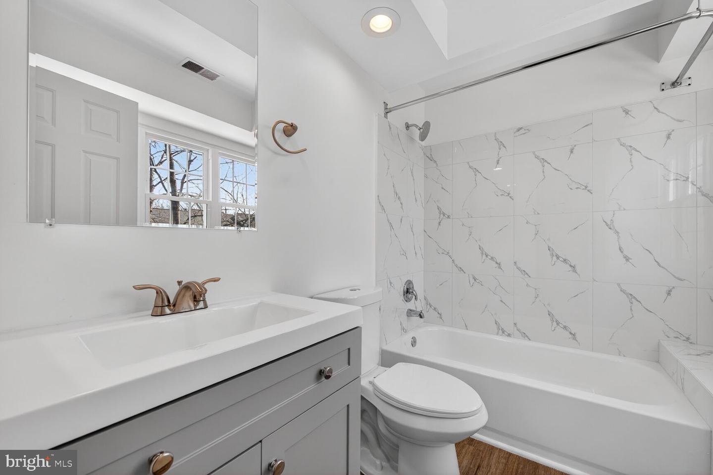 45544 WHITCOMB SQ, STERLING, Virginia 20166, 4 Bedrooms Bedrooms, ,3 BathroomsBathrooms,Residential,For sale,45544 WHITCOMB SQ,VALO2115396 MLS # VALO2115396