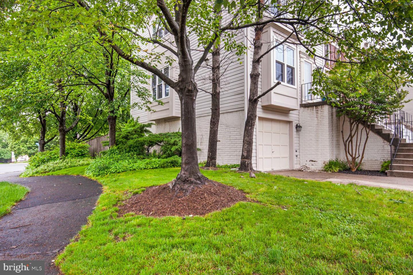 45544 WHITCOMB SQ, STERLING, Virginia 20166, 4 Bedrooms Bedrooms, ,3 BathroomsBathrooms,Residential,For sale,45544 WHITCOMB SQ,VALO2115396 MLS # VALO2115396