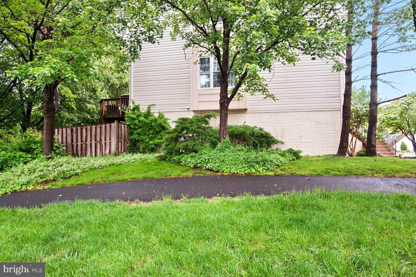 45544 WHITCOMB SQ, STERLING, Virginia 20166, 4 Bedrooms Bedrooms, ,3 BathroomsBathrooms,Residential,For sale,45544 WHITCOMB SQ,VALO2115396 MLS # VALO2115396