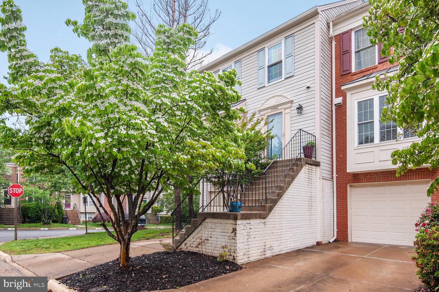 45544 WHITCOMB SQ, STERLING, Virginia 20166, 4 Bedrooms Bedrooms, ,3 BathroomsBathrooms,Residential,For sale,45544 WHITCOMB SQ,VALO2115396 MLS # VALO2115396