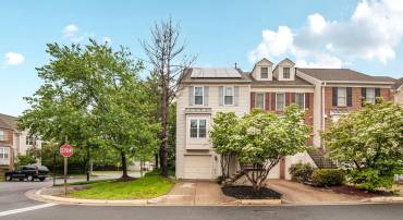 45544 WHITCOMB SQ, STERLING, Virginia 20166, 4 Bedrooms Bedrooms, ,3 BathroomsBathrooms,Residential,For sale,45544 WHITCOMB SQ,VALO2115396 MLS # VALO2115396