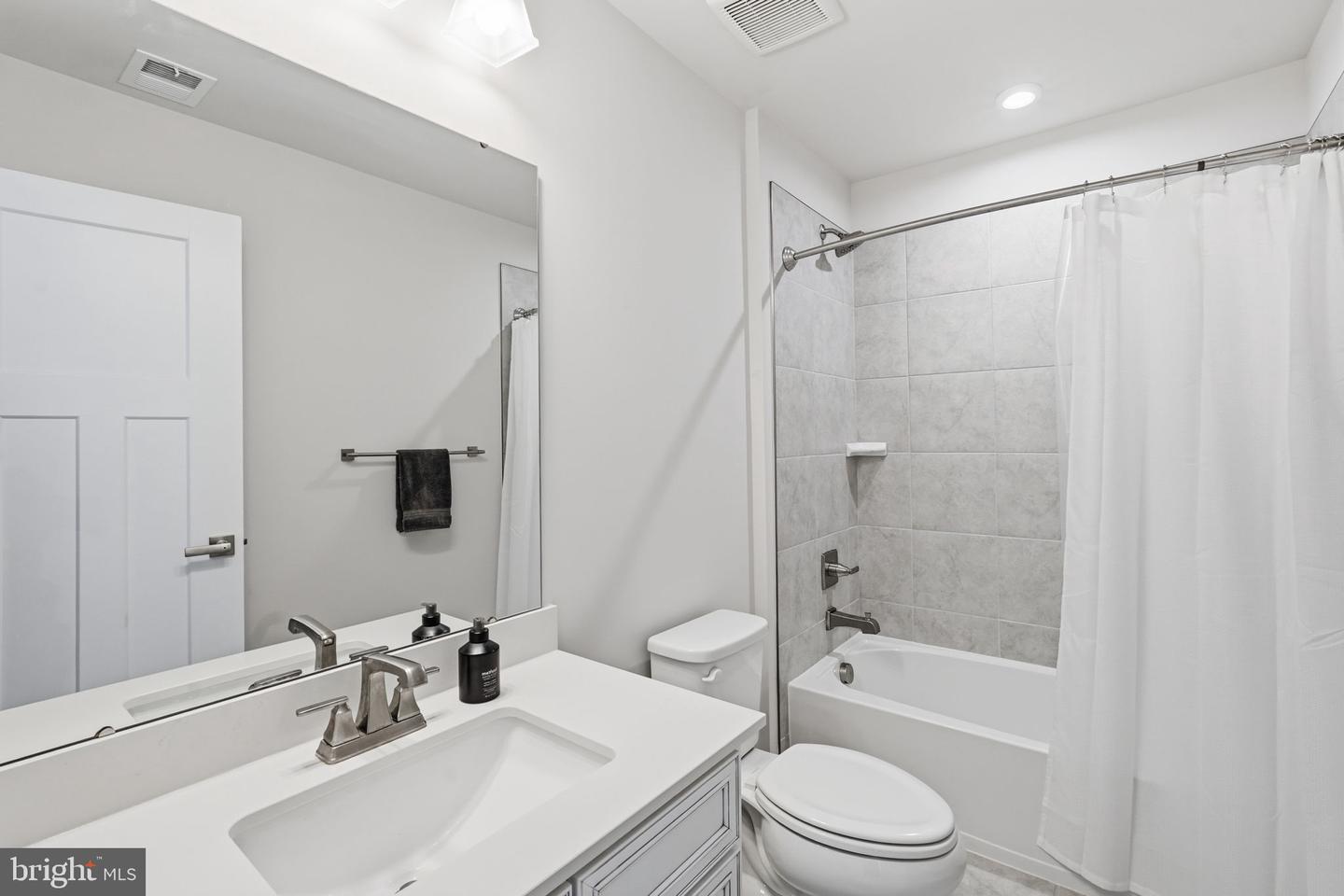 6530 BOB WHITE DR, WARRENTON, Virginia 20187, 6 Bedrooms Bedrooms, ,4 BathroomsBathrooms,Residential,For sale,6530 BOB WHITE DR,VAFQ2020482 MLS # VAFQ2020482