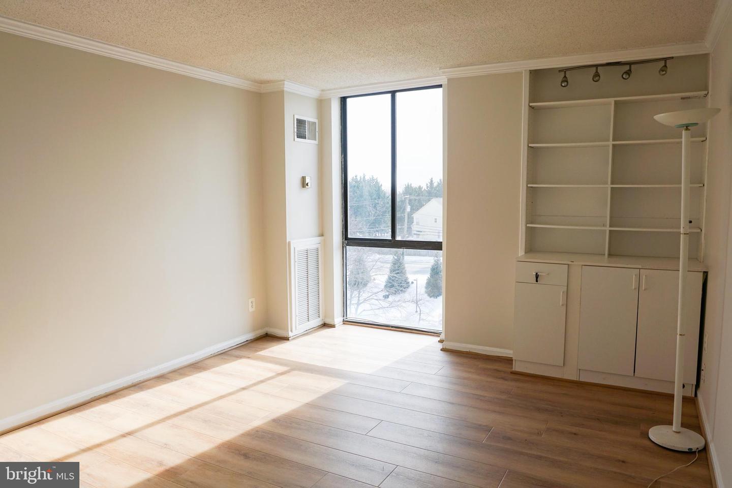 2311 PIMMIT DR #815, FALLS CHURCH, Virginia 22043, 2 Bedrooms Bedrooms, ,2 BathroomsBathrooms,Residential,For sale,2311 PIMMIT DR #815,VAFX2289798 MLS # VAFX2289798