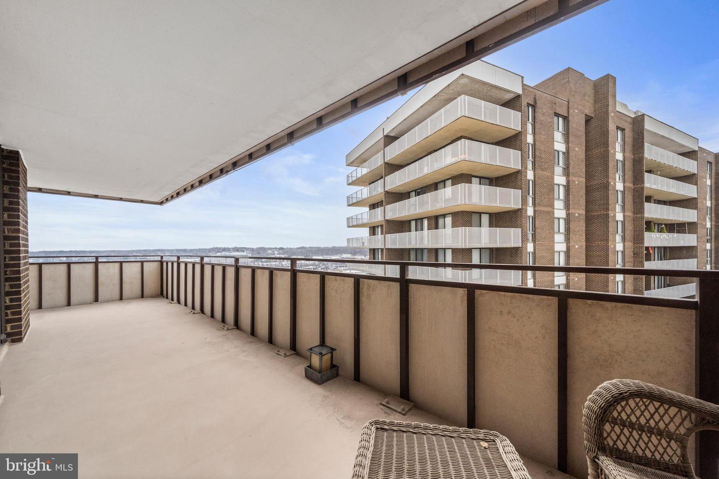 250 S REYNOLDS ST #1003, ALEXANDRIA, Virginia 22304, 2 Bedrooms Bedrooms, ,2 BathroomsBathrooms,Residential,For sale,250 S REYNOLDS ST #1003,VAAX2053970 MLS # VAAX2053970