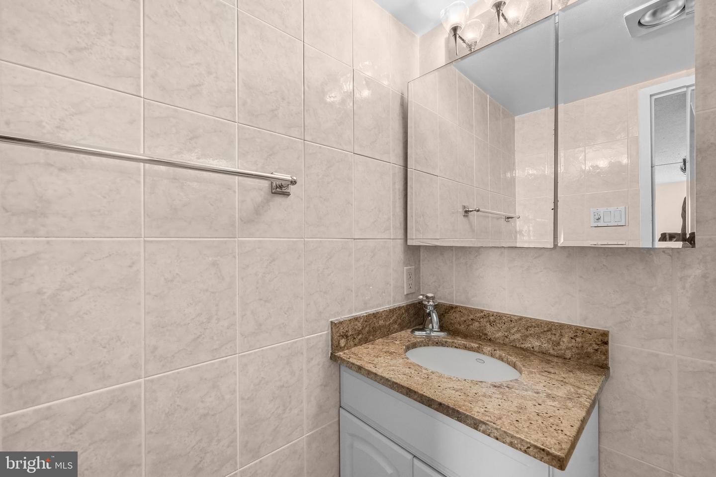 250 S REYNOLDS ST #1003, ALEXANDRIA, Virginia 22304, 2 Bedrooms Bedrooms, ,2 BathroomsBathrooms,Residential,For sale,250 S REYNOLDS ST #1003,VAAX2053970 MLS # VAAX2053970