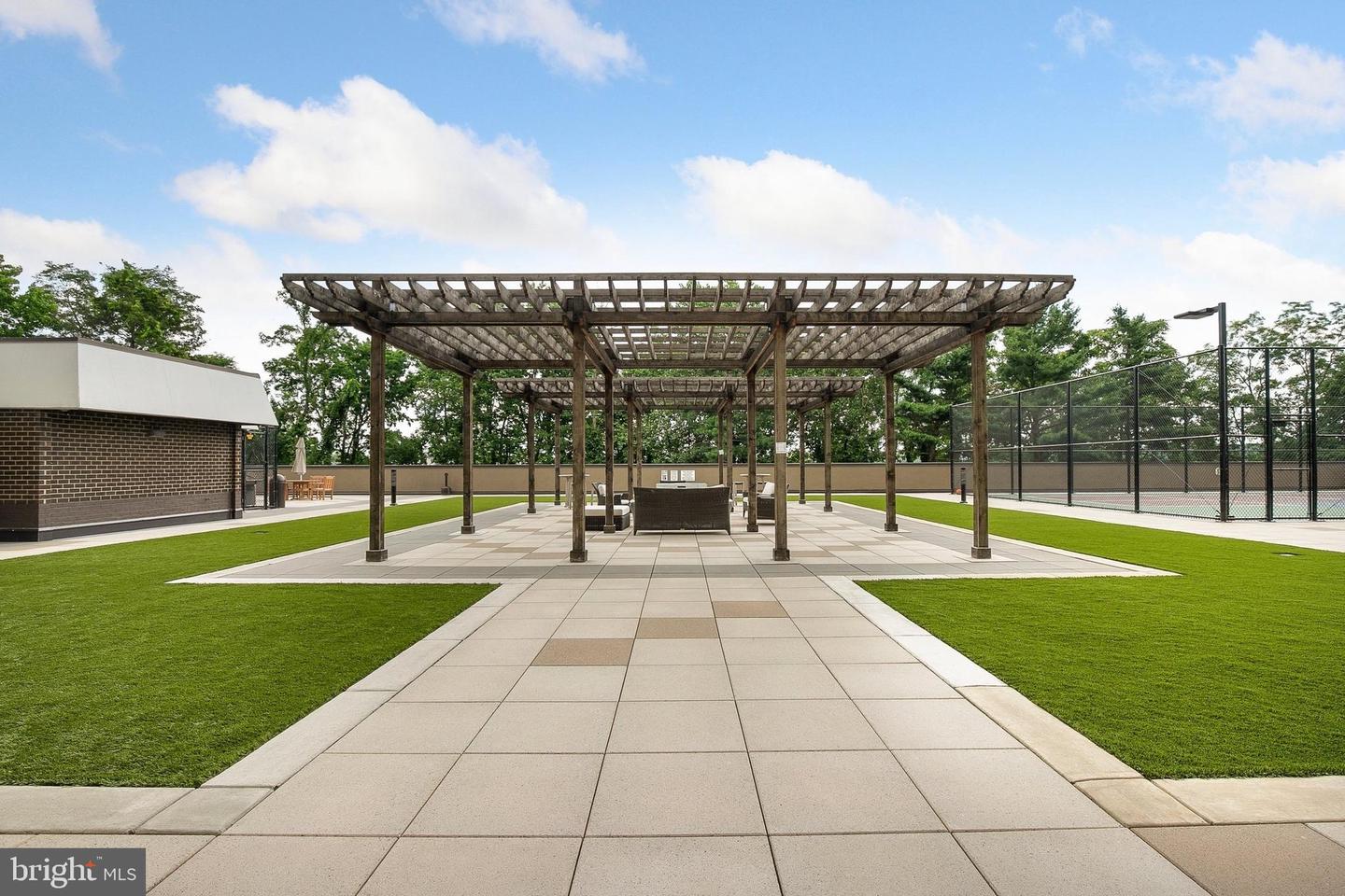 250 S REYNOLDS ST #1003, ALEXANDRIA, Virginia 22304, 2 Bedrooms Bedrooms, ,2 BathroomsBathrooms,Residential,For sale,250 S REYNOLDS ST #1003,VAAX2053970 MLS # VAAX2053970