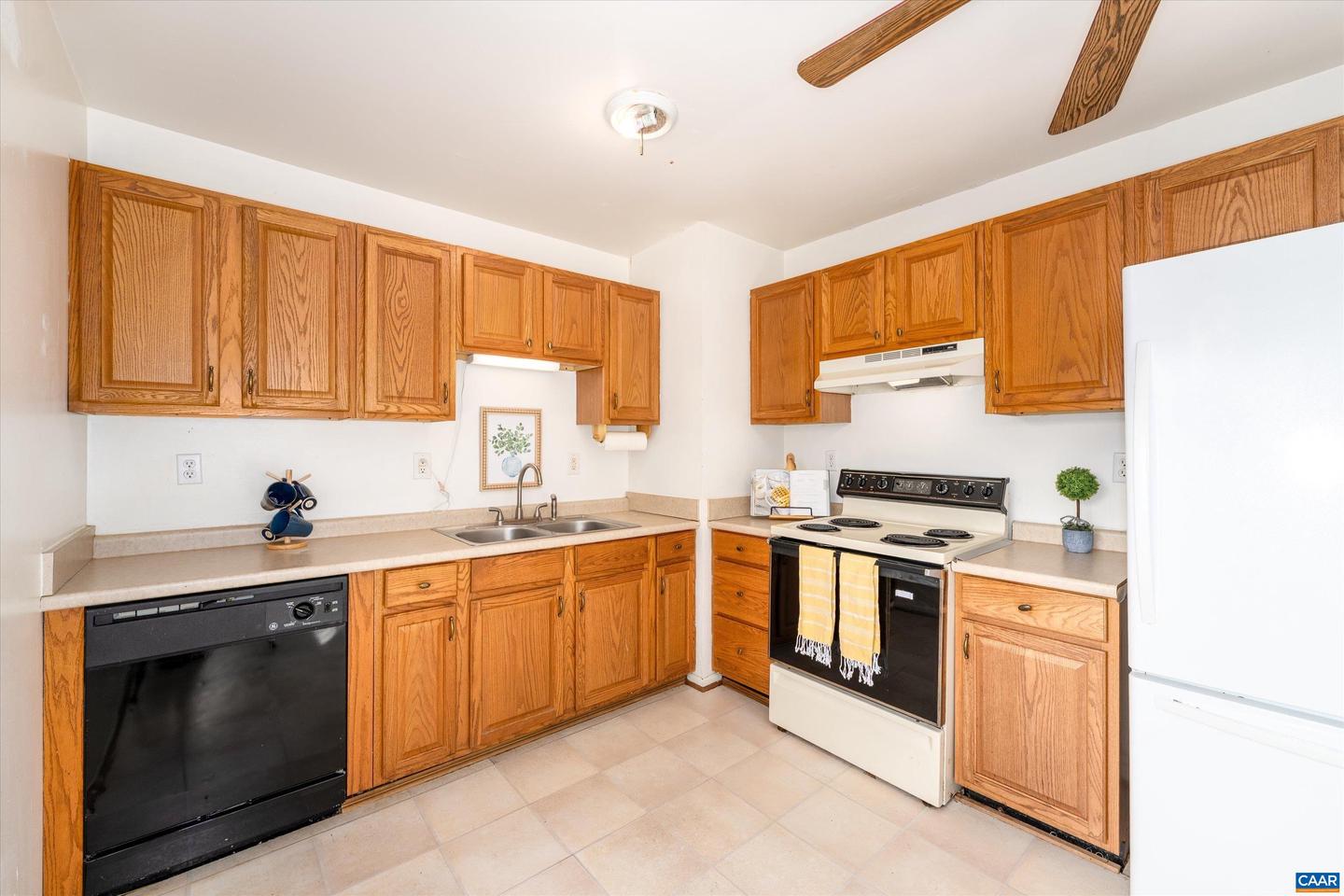 1204 HOLMES AVE, CHARLOTTESVILLE, Virginia 22901, 3 Bedrooms Bedrooms, ,2 BathroomsBathrooms,Residential,For sale,1204 HOLMES AVE,673171 MLS # 673171 1204 HOLMES AVE, CHARLOTTESVILLE, Virginia 22901, 3 Bedrooms Bedrooms, ,2 BathroomsBathrooms,Residential,For sale,1204 HOLMES AVE,673171 MLS # 673171