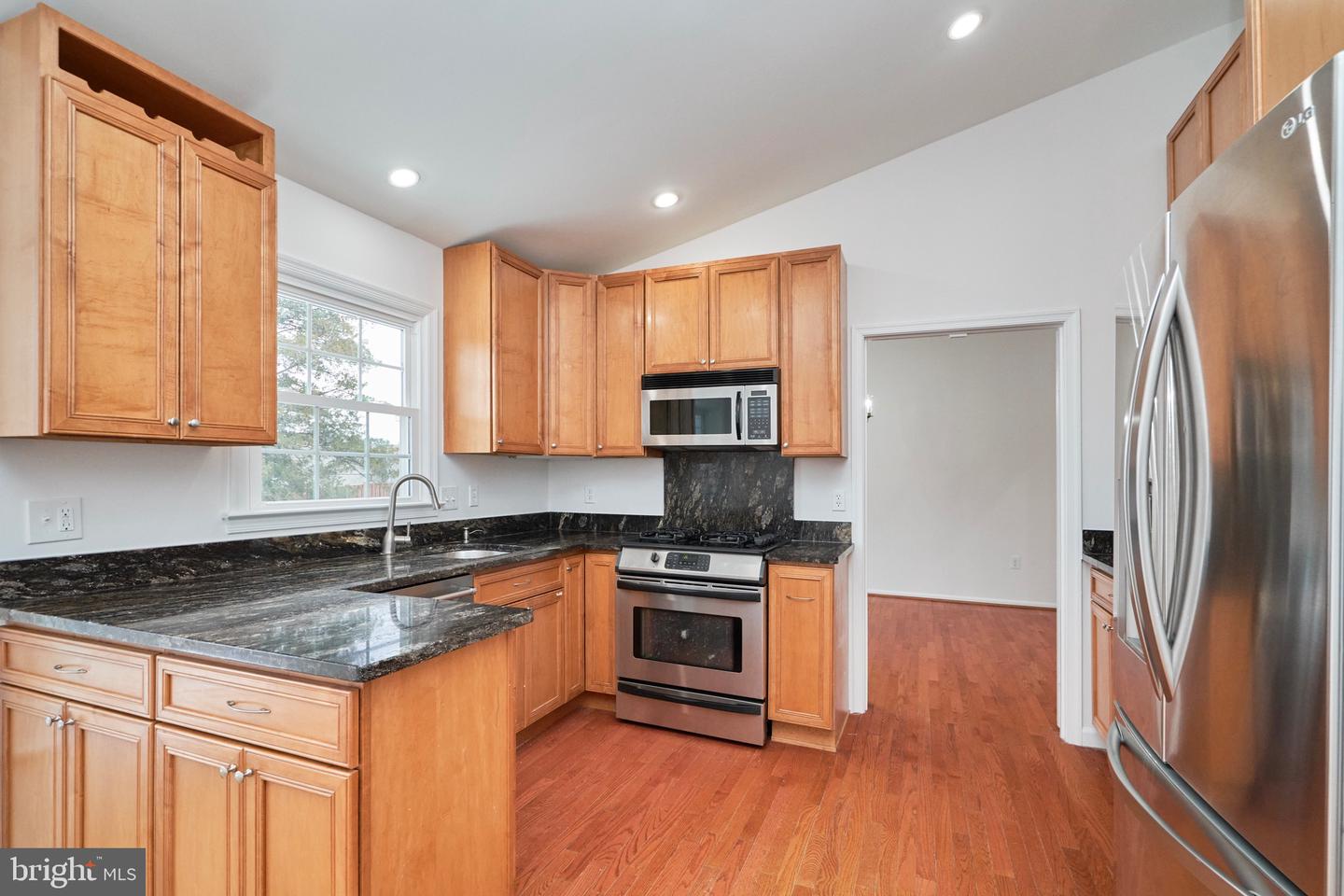 13715 EASTCLIFF CIR, CENTREVILLE, Virginia 20120, 5 Bedrooms Bedrooms, ,3 BathroomsBathrooms,Residential,For sale,13715 EASTCLIFF CIR,VAFX2290192 MLS # VAFX2290192